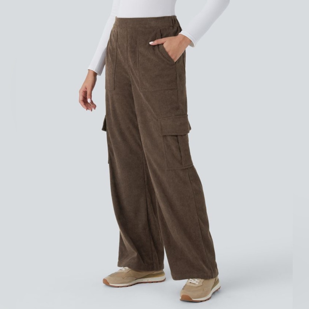 Wide-Leg Cargo Pants in Brown - Picture 3 of 10